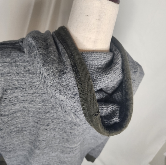 Abercrombie & Fitch Colorblock Grey & Camo Green Hooded Sweatshirt Size S - Picture 6 of 11